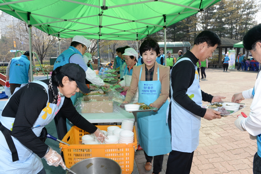 '사랑의 밥차 무료급식 봉사 활동' 게시글의 사진(3) '15041317474115067.JPG'