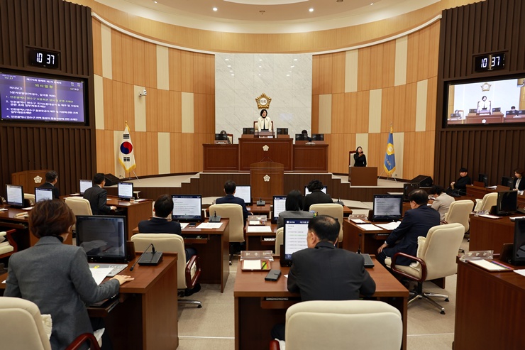 '제276회 연수구의회(정례회) 제 2차 본회의 / 2025년 12월4일(목)' 게시글의 사진(11) '1I0A2834.JPG'