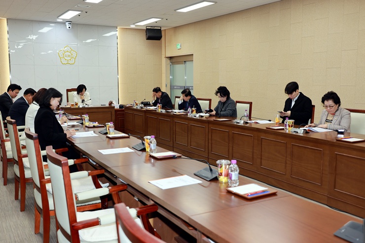 '연수구의회 12월 의원 정례 간담회 / 2025년 12월4일(목)' 게시글의 사진(11) '5D9A8813.JPG'