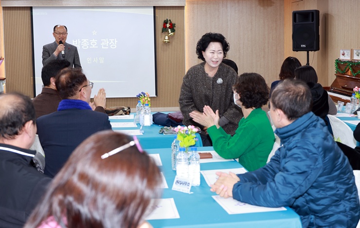 '선학종합사회복지관 2025년 송년행사 '마음으로 잇다'/ 2025년 12월 2일(화)' 게시글의 사진(4) '5D9A8412.JPG'