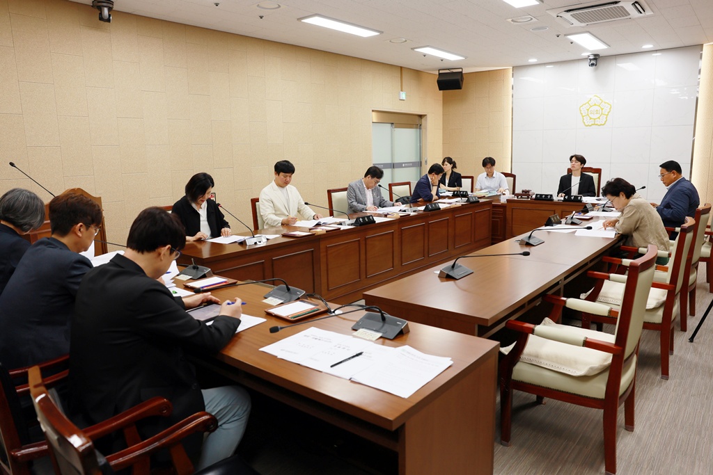 '제274회 연수구의회(임시회) 제1차 운영위원회/ 2025.09.04(목)' 게시글의 사진(8) '5D9A8332.JPG'
