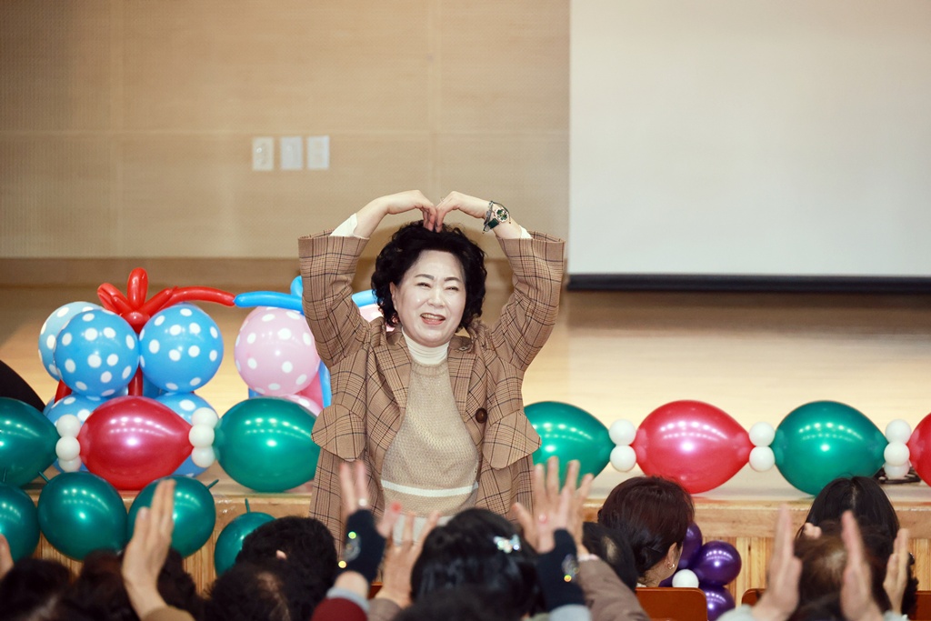 '제13회 경로당 여가문화보급사업 작품발표회 '그루터기의 꿈'/ 2025.11.06(목)' 게시글의 사진(10) '5D9A4648.JPG'