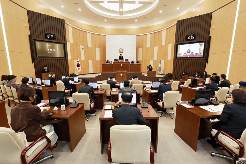 '제276회 연수구의회(정례회) 제 1차 본회의/ 2025.11.18(화)' 게시글의 사진(17) '5D9A6070.JPG'