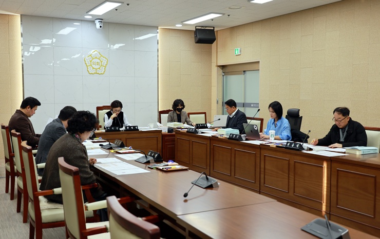 '제276회 연수구의회(정례회) 예산결산특별위원회 / 2025년 12월2일(화)' 게시글의 사진(4) '5D9A8211.JPG'