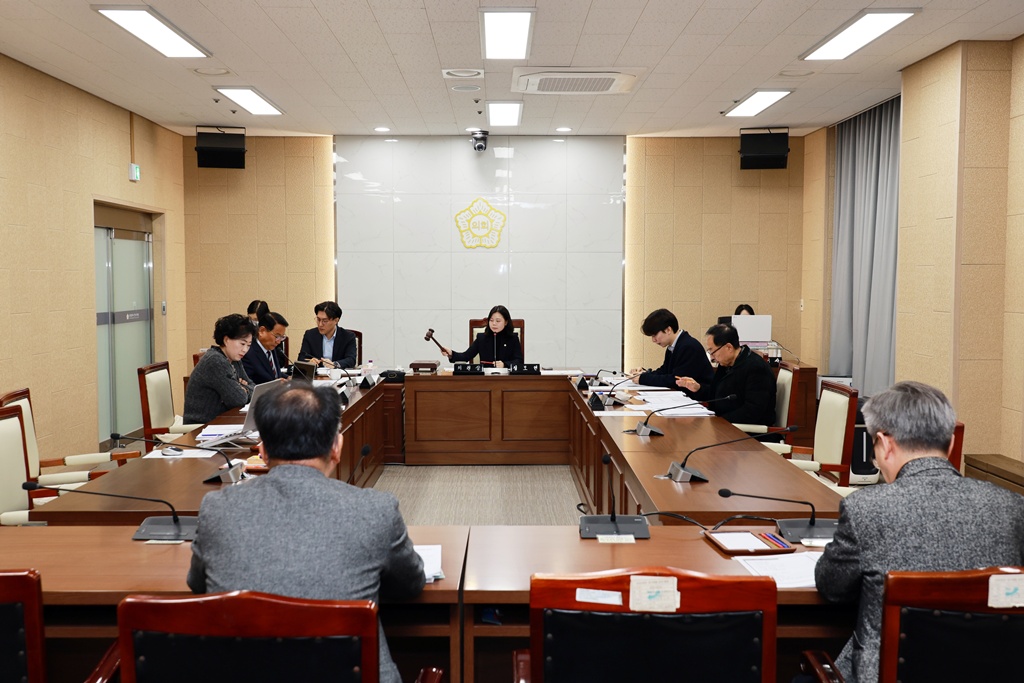 '제276회 연수구의회(정례회) 자치도시위원회_2025년도 행정사무감사/ 2025.11.20(목)~11.27(목)' 게시글의 사진(2) '5D9A6184.JPG'