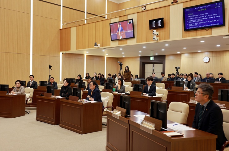 '제276회 연수구의회(정례회) 제 2차 본회의 / 2025년 12월4일(목)' 게시글의 사진(18) '1I0A2888.JPG'