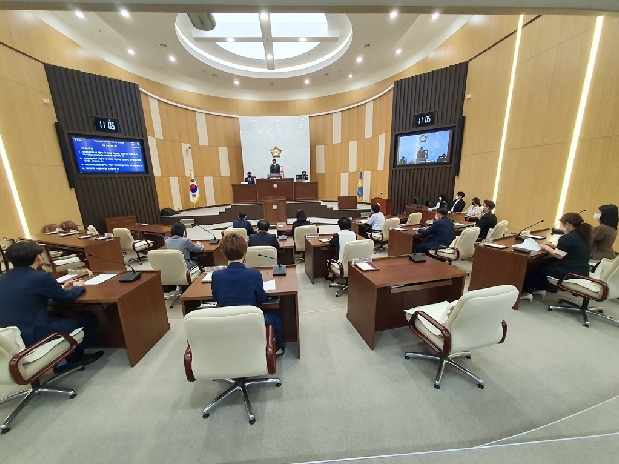 '제248회 연수구의회(임시회) 제9대 원구성(상임위원장[기획,자치)선출' 게시글의 사진(8) '22072515495296640.jpg' '제248회 연수구의회(임시회) 제9대 원구성(상임위원장[기획,자치)선출' 게시글의 사진(8) '22072515495296640.jpg'