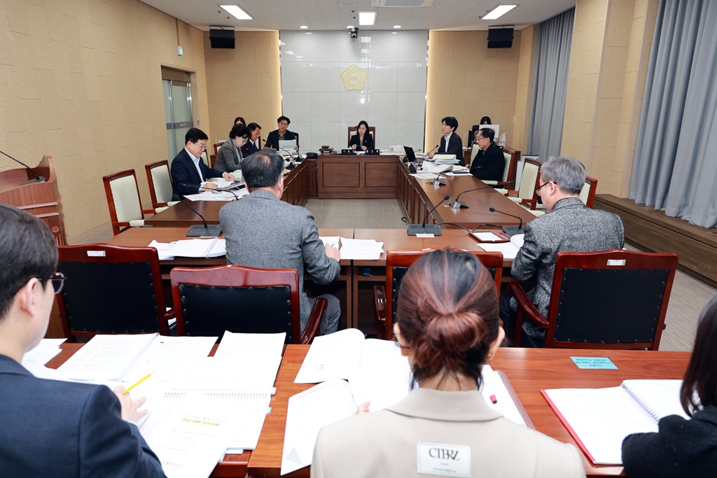 '제276회 연수구의회(정례회) 자치도시위원회_2025년도 행정사무감사/ 2025.11.20(목)~11.27(목)' 게시글의 사진(16) '5D9A6741.JPG'