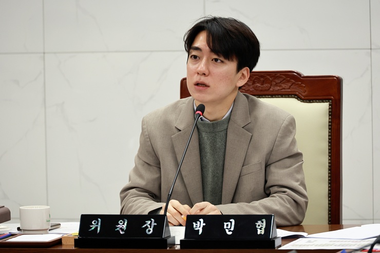 '제277회 연수구의회(임시회) 제1차 운영위원회 / 2026.2.2(월)' 게시글의 사진(15) '5D9A3308.JPG'