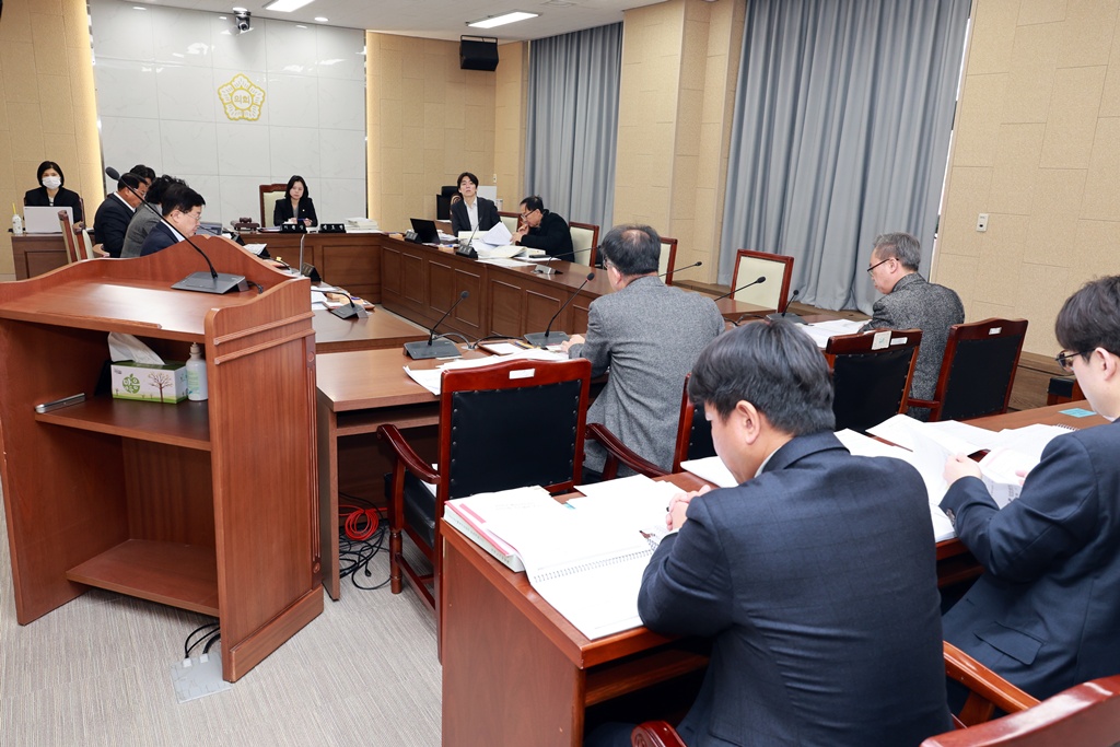 '제276회 연수구의회(정례회) 자치도시위원회_2025년도 행정사무감사/ 2025.11.20(목)~11.27(목)' 게시글의 사진(15) '5D9A6736.JPG'