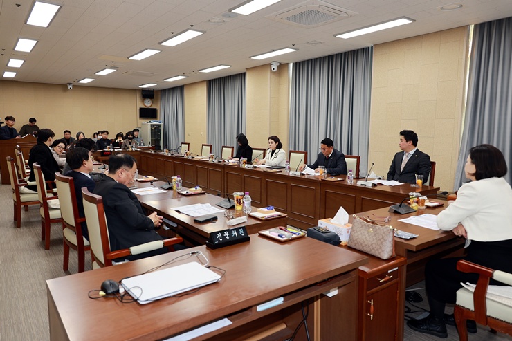 '연수구의회 12월 의원 정례 간담회 / 2025년 12월4일(목)' 게시글의 사진(9) '5D9A8810.JPG'