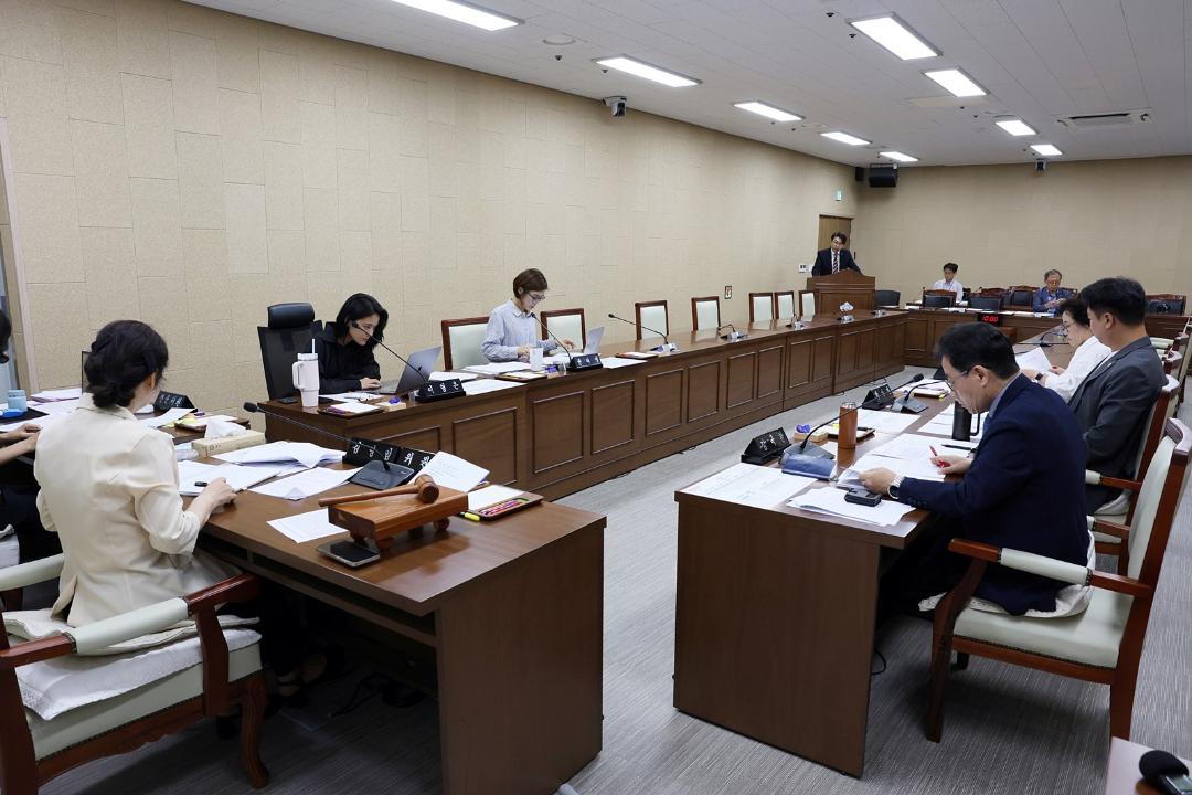 '제273회 연수구의회(정례회) 기획복지위원회/ 2025.06.13(금)~6.23(월)' 게시글의 사진(22) '5D9A9017.JPG'