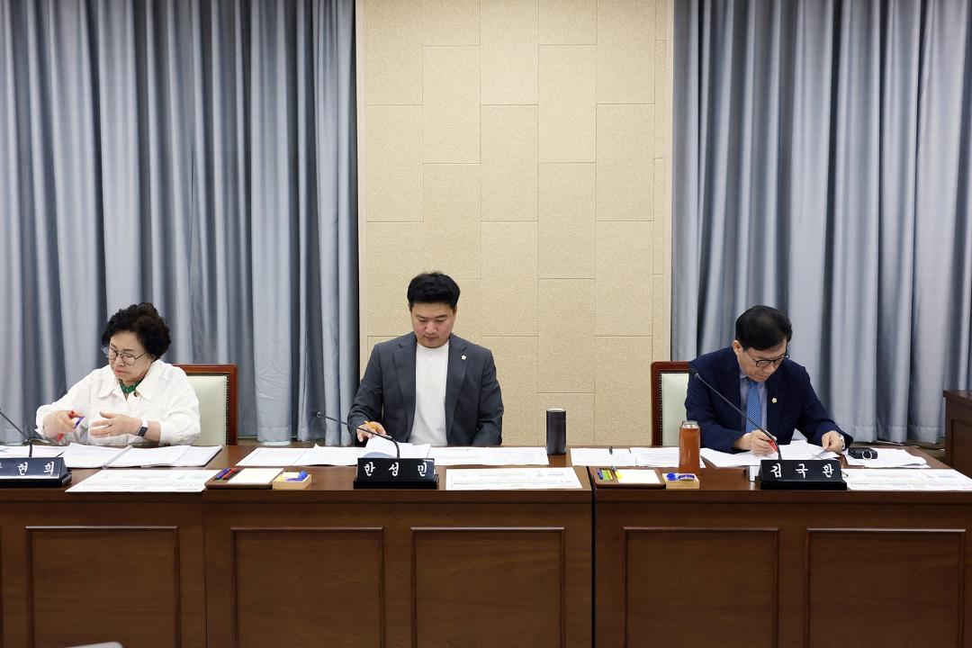 '제273회 연수구의회(정례회) 기획복지위원회/ 2025.06.13(금)~6.23(월)' 게시글의 사진(24) '5D9A9031.JPG'