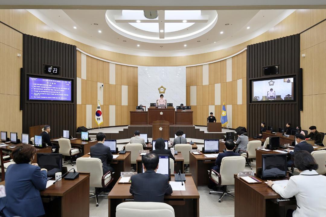 '제270회 연수구의회(임시회) 제1차 본회의' 게시글의 사진(13) '5D9A2005.JPG'