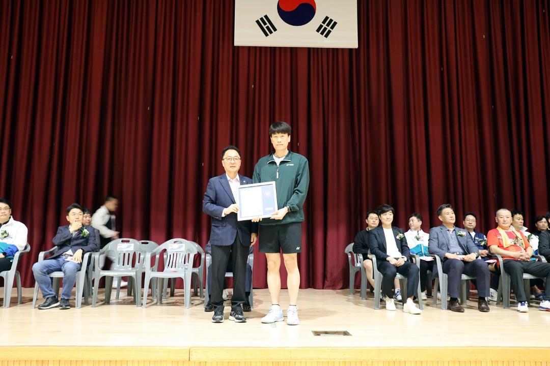 '제20회 연수구청장배 배드민턴 대회/ 2024.5.6(월)' 게시글의 사진(2) '1I0A9281.JPG'