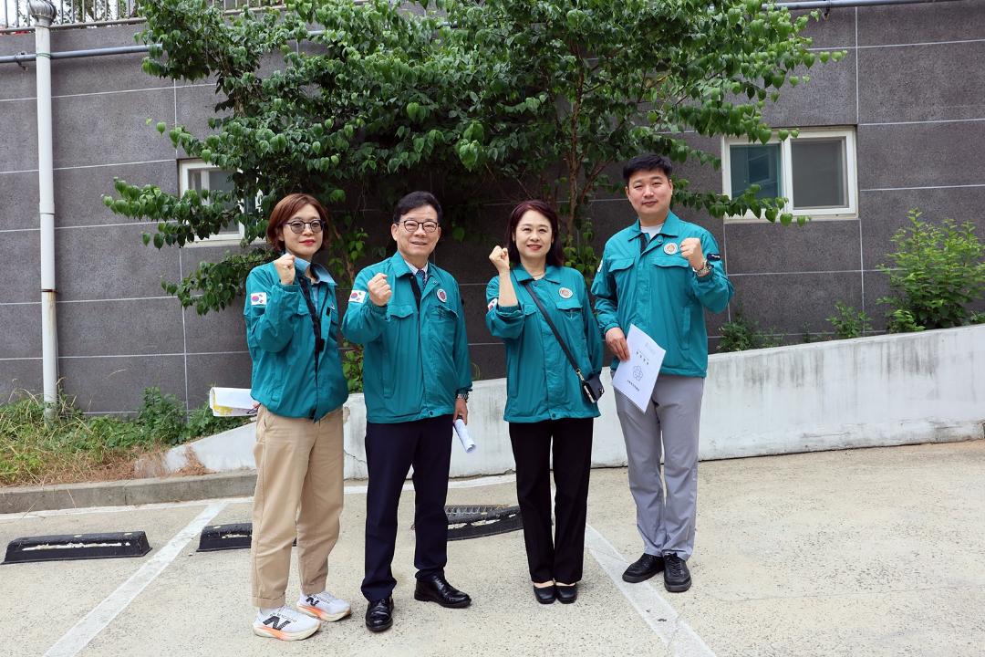'제273회 연수구의회(정례회) 기획복지위원회 현장방문(인천연수지역자활센터, 연수구노인교실, 선학별빛도서관)/ 2025.06.13(금)' 게시글의 사진(13) '5D9A8748.JPG'