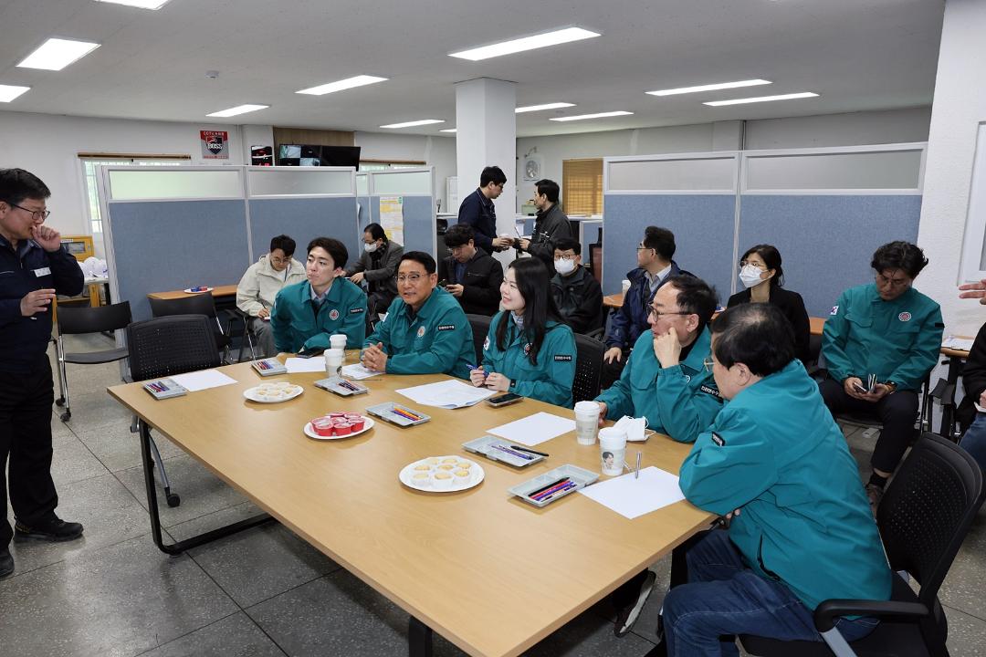 '제271회 연수구의회(임시회) 자치도시위원회 현장방문_옹암체육관, 연수공동구/ 2025.3.13(목)' 게시글의 사진(9) '5D9A5441.JPG'