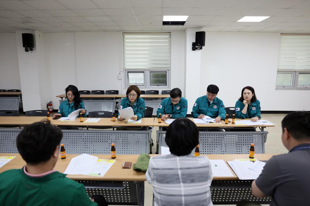 '제273회 연수구의회(정례회) 기획복지위원회 현장방문(인천연수지역자활센터, 연수구노인교실, 선학별빛도서관)/ 2025.06.13(금)' 게시글의 사진(7) '5D9A8634.JPG'