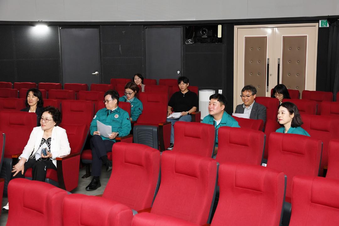 '제273회 연수구의회(정례회) 기획복지위원회 현장방문(인천연수지역자활센터, 연수구노인교실, 선학별빛도서관)/ 2025.06.13(금)' 게시글의 사진(16) '5D9A8838.JPG'