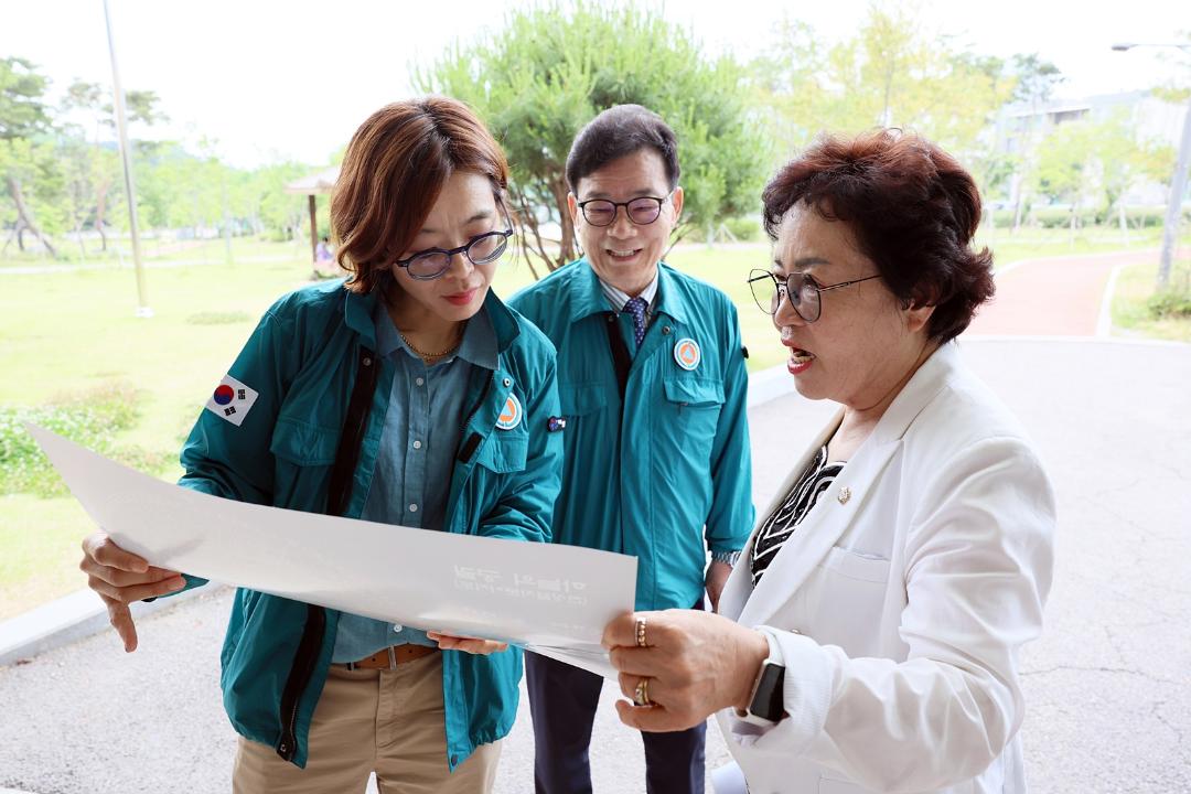 '제273회 연수구의회(정례회) 기획복지위원회 현장방문(인천연수지역자활센터, 연수구노인교실, 선학별빛도서관)/ 2025.06.13(금)' 게시글의 사진(22) '5D9A8925.JPG'