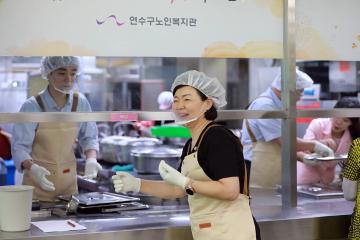 제9대 연수구의회 3주년 기념 맞이 연수구노인복지관 급식봉사 활동