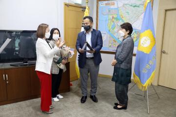 농아인협회(인천수어통역센터) 연수구의회 의장 감사패 증정식